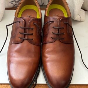 Florsheim Brown Leather Oxfords Classic Design